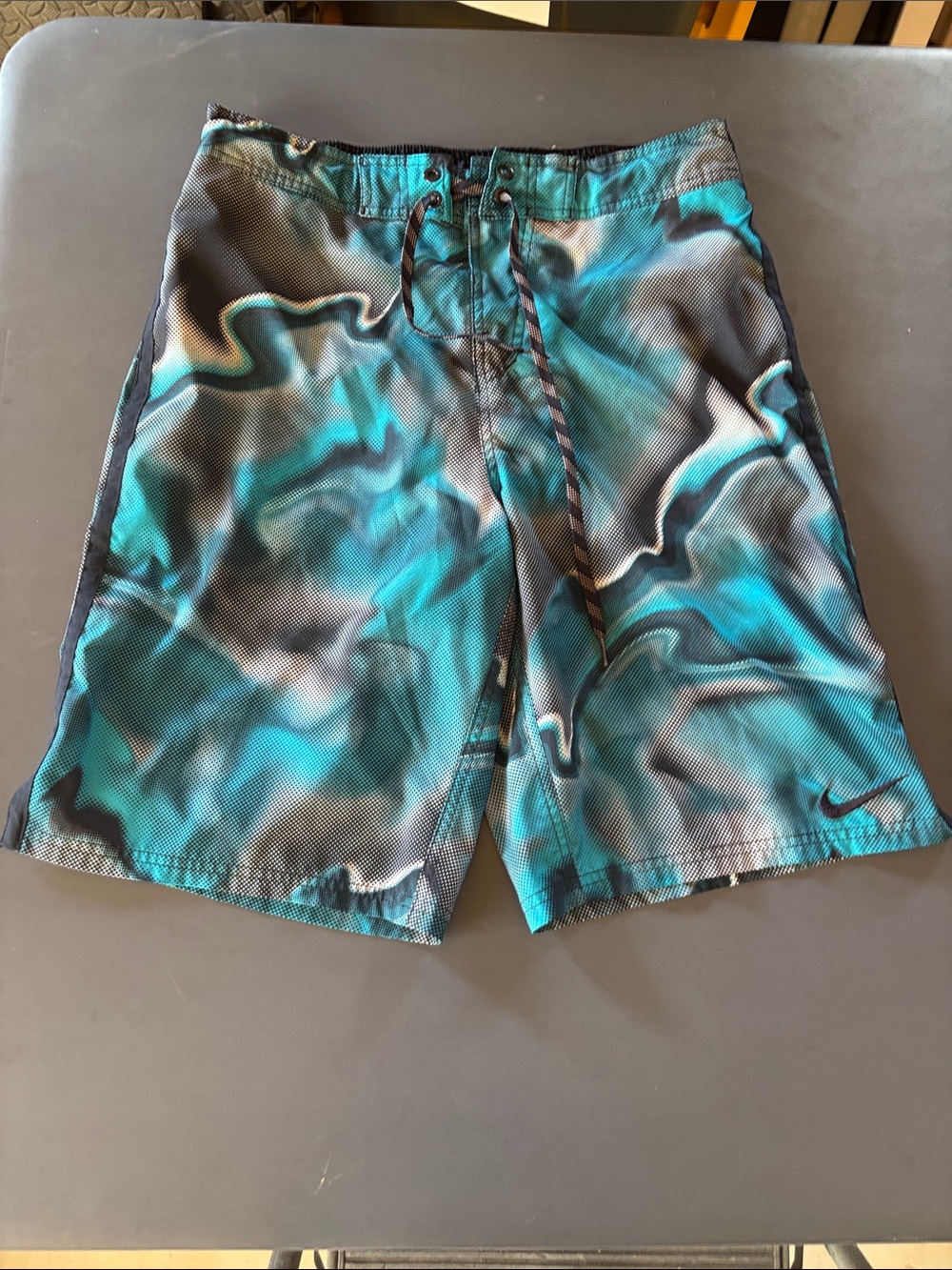 Nike Men's M Teal and Black Swirl Swim Shorts